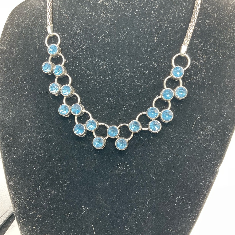 “GEOMETRIC BLUE STONE SILVER NECKLACE”. Statement Piece Costume Jewellery. - Picture 3 of 14
